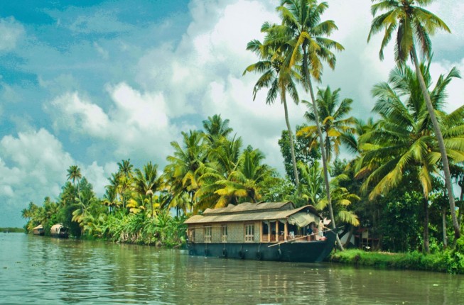 Honeymoon Travel in Mesmerizing Kerala
